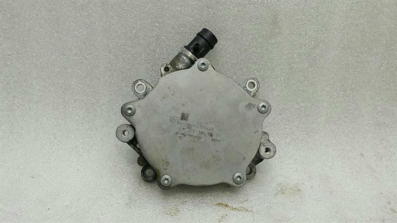 Mercedes C Class W205 Vacuum Pump A2701800901 Vacuum Pump