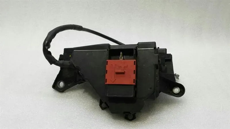 Mercedes C Class W205 Fuse Box A2055402150 Fuse Box