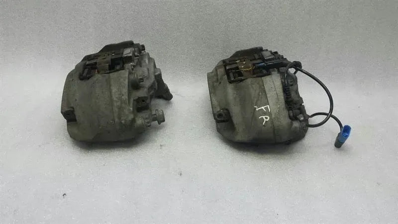 Mercedes C Class W205 front brake caliper set A2054214300 caliper front set