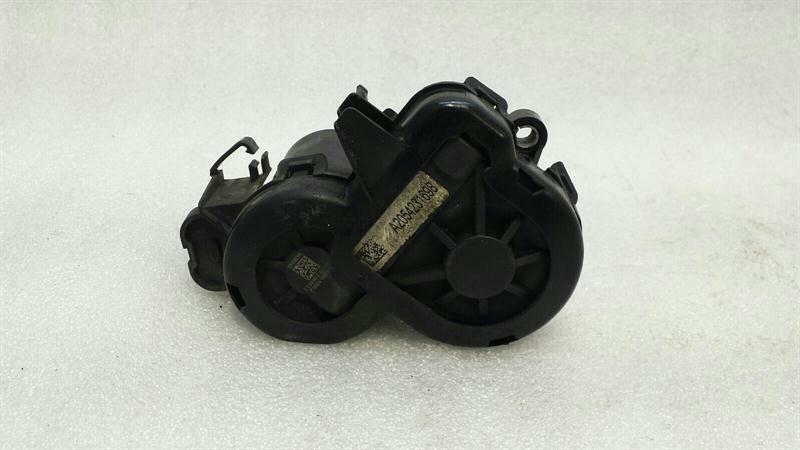 Mercedes C W205 Park Brake Motor Right A0009061303 Actuator Parking Brake Re
