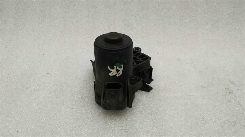 Mercedes C W205 Park Brake Motor Right A0009061303 Actuator Parking Brake Re