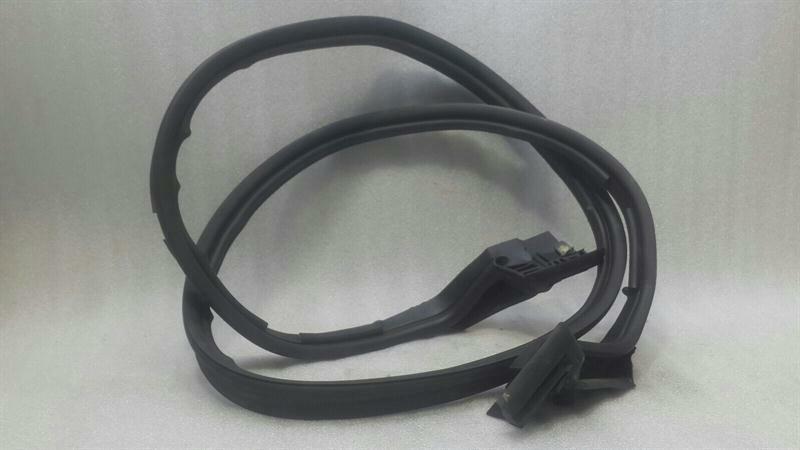 Mercedes SLC R172 MOPF Boat Lid Seal A1727500800 Tailgate Seals
