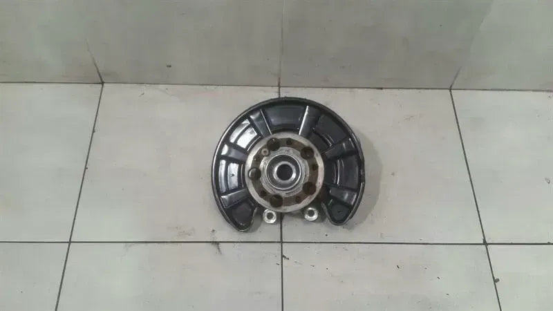 Mercedes SLC R172 MOPF Right Rear Hub A1723502008 Wheel Bearing Housing Rear Right