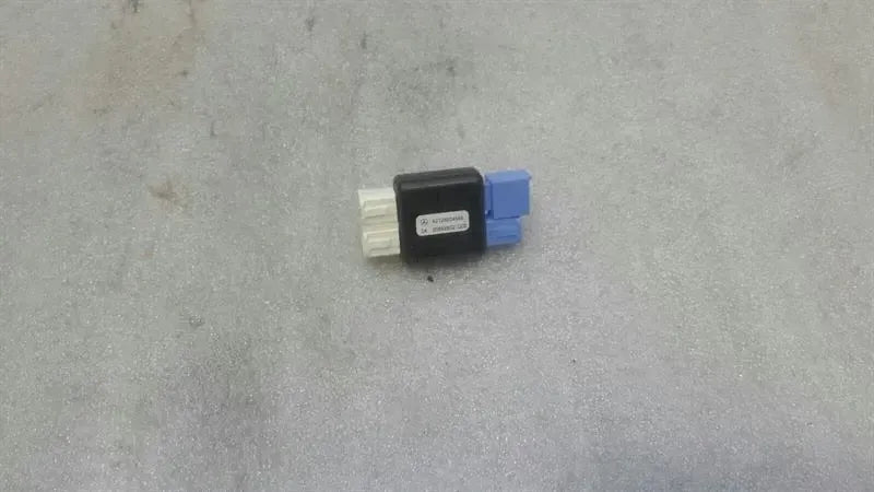 Mercedes SLC R172 MOPF Aerial / Antenna A2128204585 Antenna Splitter