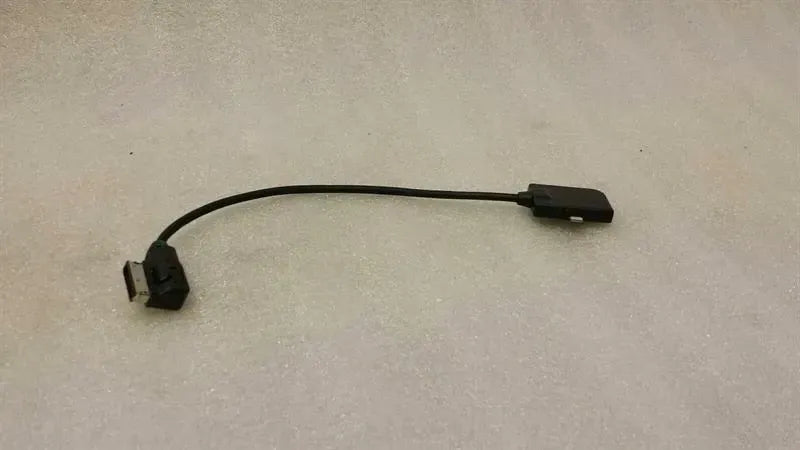 Audi A1 8X iPod iPhone Input 4F0051510AD Adapter Cable Apple
