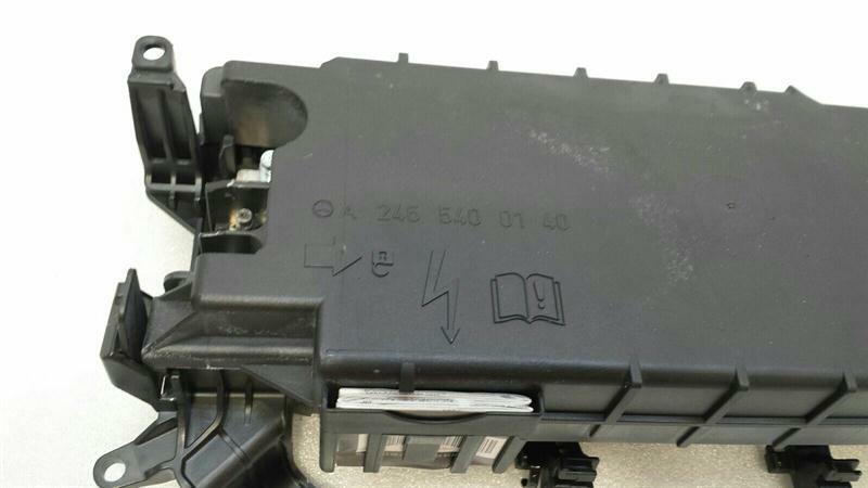 Mercedes A Class W176 Fuse Box A2465400340 Fuse Box