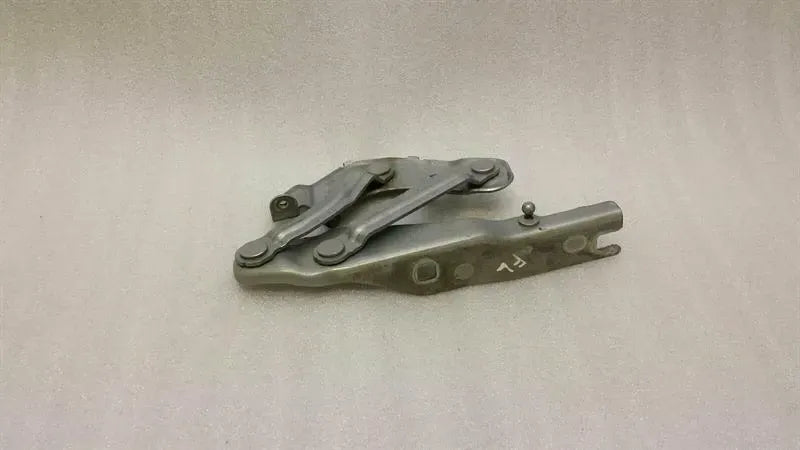 Audi A1 8X Bonnet Hinge LHS 8X0823301A Hood Hinge Left