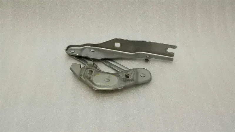 Audi A1 8X Bonnet Hinge LHS 8X0823301A Hood Hinge Left