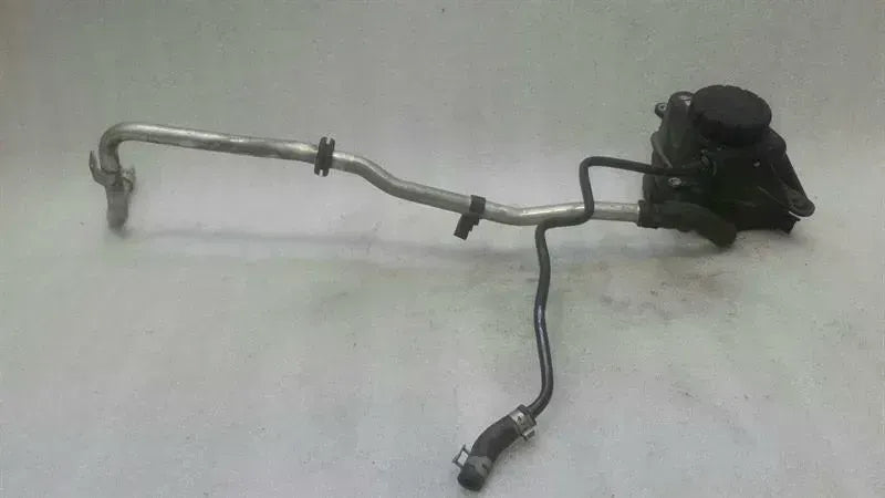 Mercedes W205 Expansion Tank A2052000385 Balancing Tank Cooling Water M274