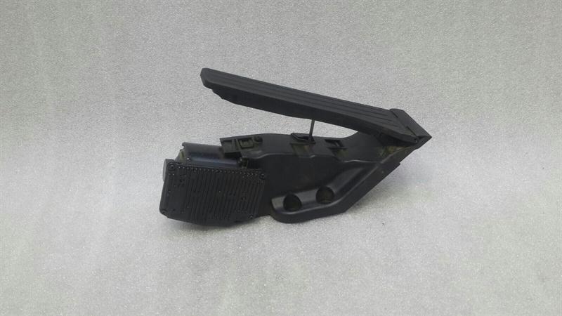 Mercedes E Class W213 Throttle Pedal (Electrical) A2133001000 Throttle Hybrid