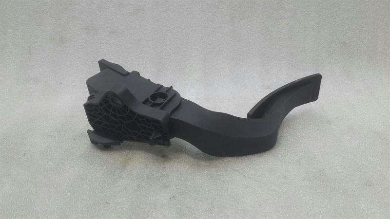 Mercedes A Class W176 RHD Gas Pedal A2463001804 Right Hand Drive
