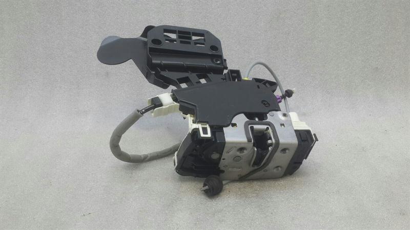 Mercedes A W176 right door lock A1667200635 door lock front right
