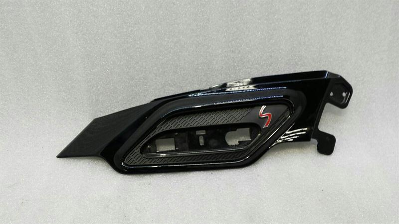 Mini Countryman S R60 Right Wing Front Grille 9812908 Fender Grille Right