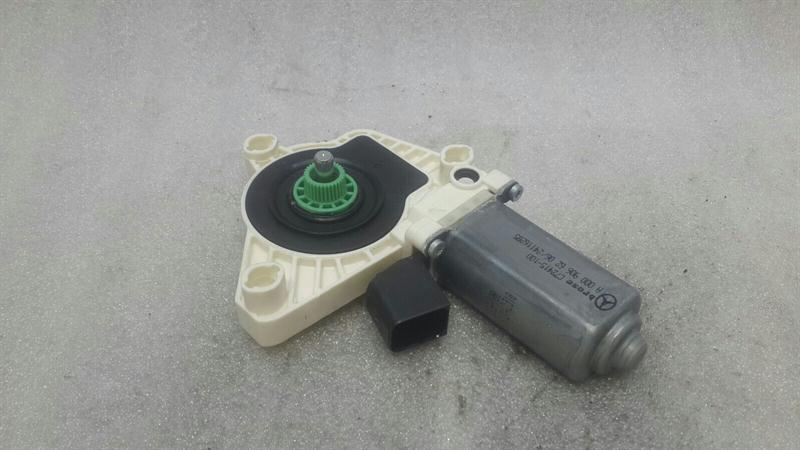 Mercedes W205 right door window motor A0009066206 window regulator motor right