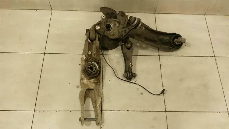 Mercedes GLA X156 Left Rear Hub A2463503241 Wheel Bearing Housing Rear Left 4 MATIC