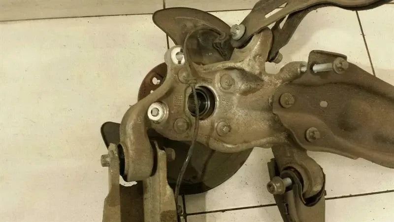 Mercedes GLA X156 Left Rear Hub A2463503241 Wheel Bearing Housing Rear Left 4 MATIC