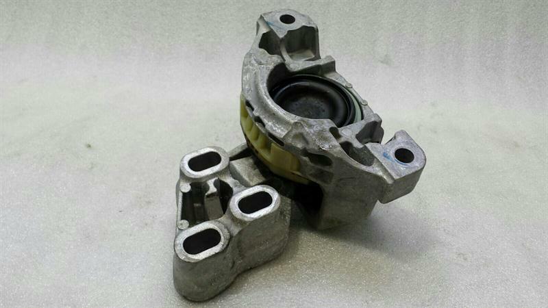 Mercedes GLA X156 Gearbox Mount A2462400617 Gearbox Mount