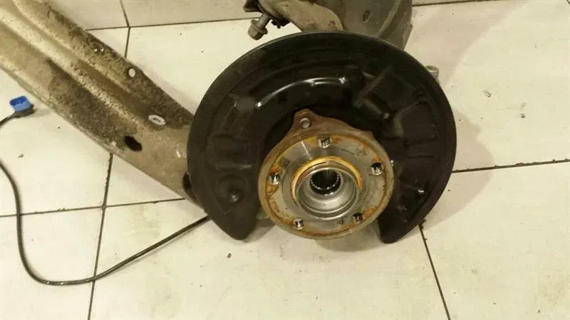 Mercedes GLA X156 Left Rear Hub A2463503241 Wheel Bearing Housing Rear Left 4 MATIC
