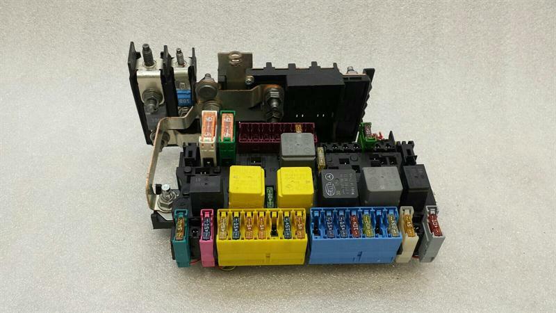 Mercedes GLA X156 Fuse Box A2465402050 Fuse Box 220 CDI