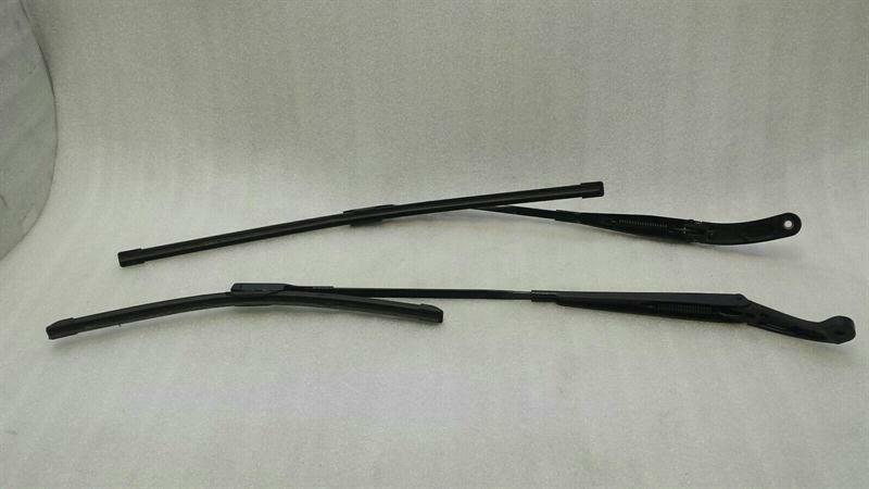 AUDI A3 8V FACELIFT RHD wiper arm set 8V2955408 right hand drive