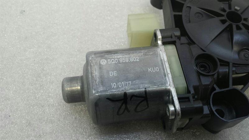 Audi A3 8V RRH door window motor 5Q0959802 window regulator motor rear right