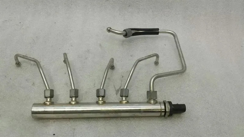BMW 5 Series F10 528i Fuel Rail 7585411 Fuel Injection Moulding Pipe Manifold N20B20A