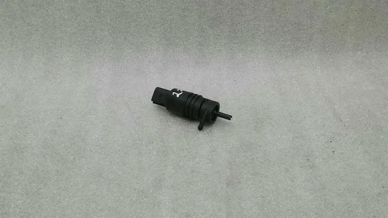 BMW 5 Series F10 528i Washer Fluid Pump 6934160 Washwater Pump