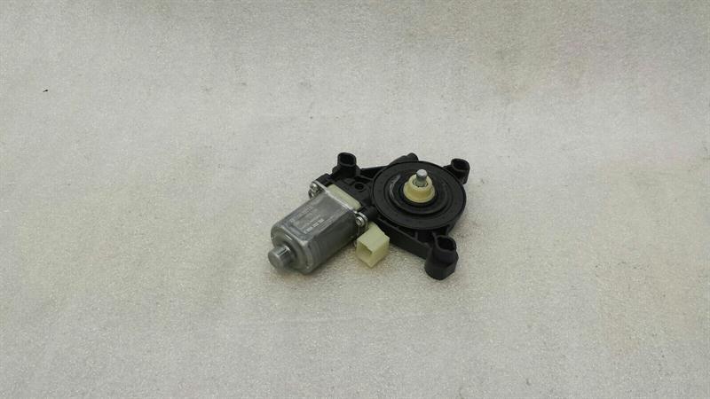 Audi A3 8V FLH door window motor 5Q0959802B window regulator motor front left