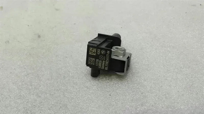 BMW 5 Series F10 528i Crash Sensor 9224177 Impact Sensor
