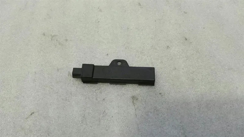 BMW 5 Series F10 528i Keyless Go Antenna 9220832 Keyless Go Antenna