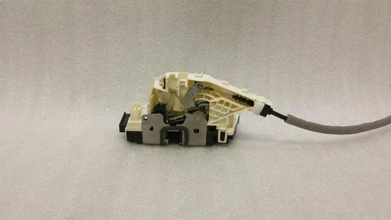 Mercedes A Class W176 rear left door lock A2047303535 door lock rear Li