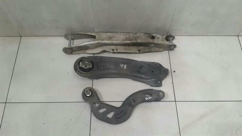 Mercedes A W176 right rear wishbone A2463500506 rear right wishbone set