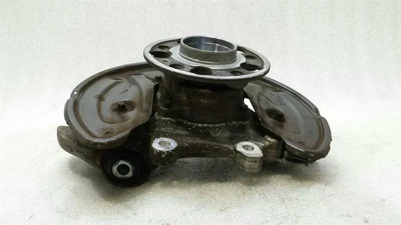 Mercedes GLC X253 Left Rear Hub A2133500141 Wheel Bearing Housing Rear Left
