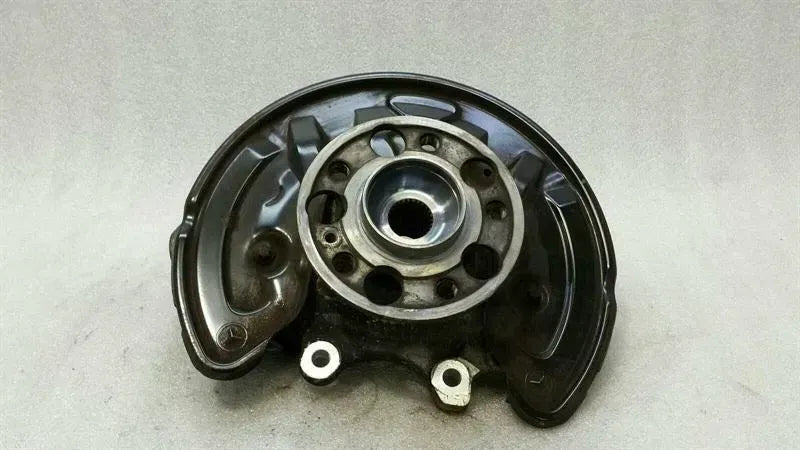 Mercedes GLC X253 Left Rear Hub A2133500141 Wheel Bearing Housing Rear Left