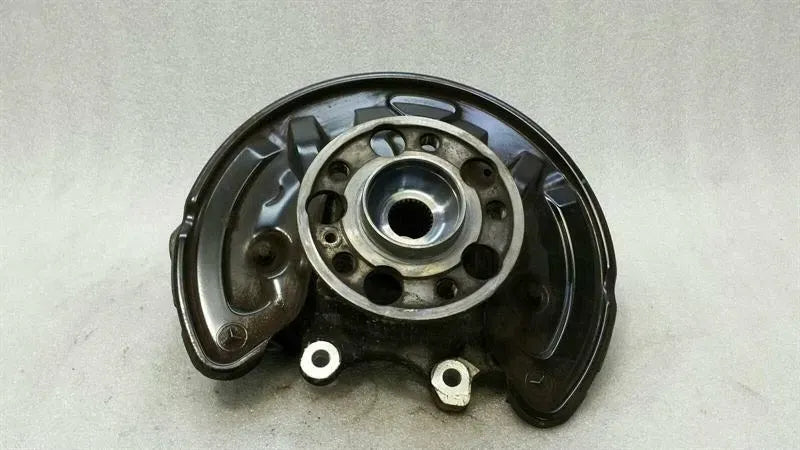 Mercedes GLC X253 Left Rear Hub A2133500141 Wheel Bearing Housing Rear Left