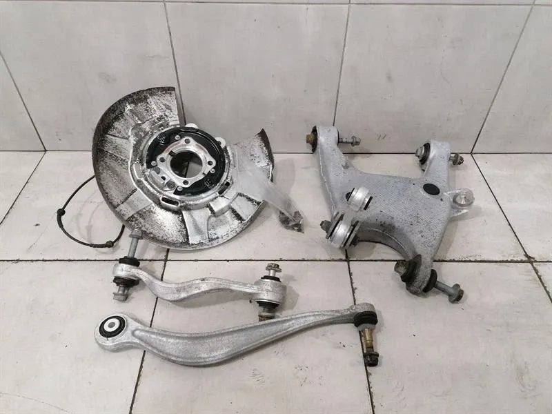 Rolls Royce Wraith RR5 Left Rear Hub 33326796497 Wheel Bearing Housing Rear Left -