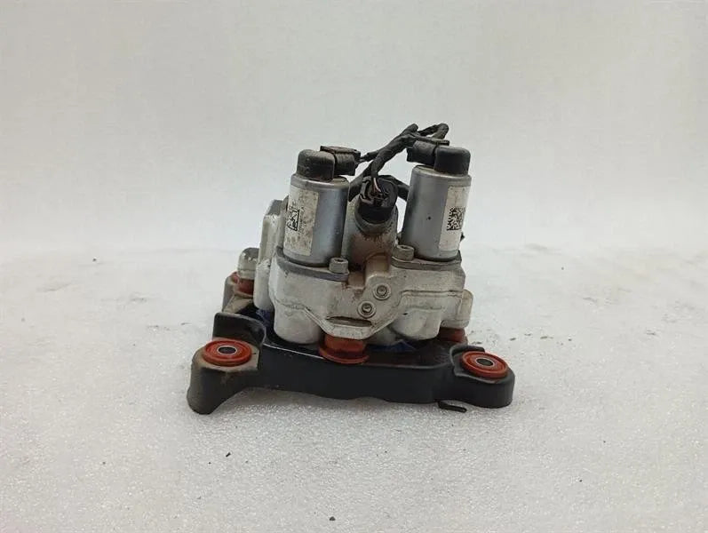 Rolls Royce Wraith RR5 COUPE Hydraulic Valve 37146775258 Hydraulic Valve-