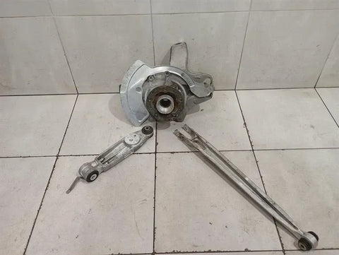 Porsche Cayman 981 GT4 Left Rear Hub 98133111183 Wheel Bearing Housing Rear Left -