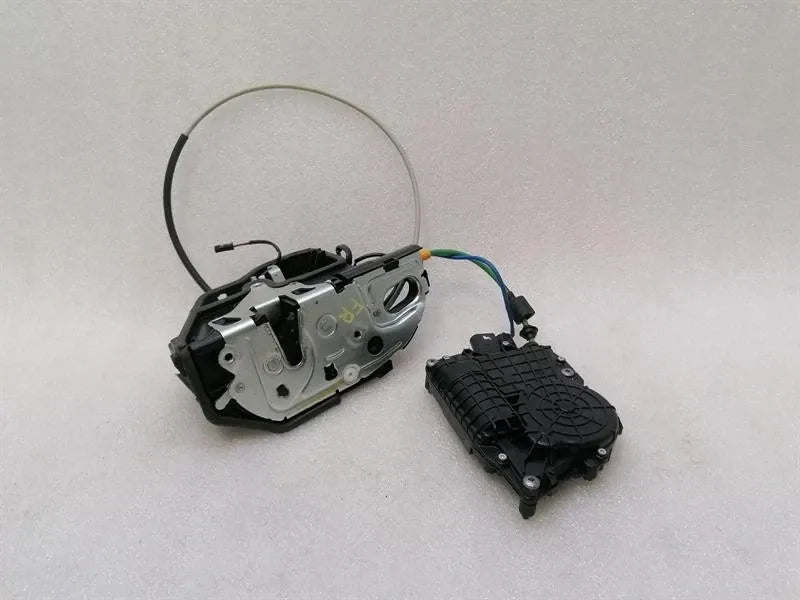 Rolls Royce Wraith RR5 COUPE Door Lock 7312408 RH LHD Door Lock -