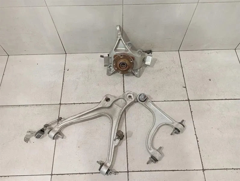McLaren 600LT Spider Right Rear Hub 14BA024CP Wheel Bearing Housing Rear Right -
