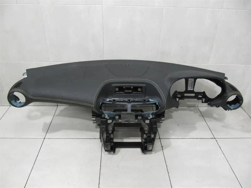 MERCEDES GT C190 GTR A1906800987 DASHBOARD NAPPA LEATHER RIGHT HAND DRIVE RHD-