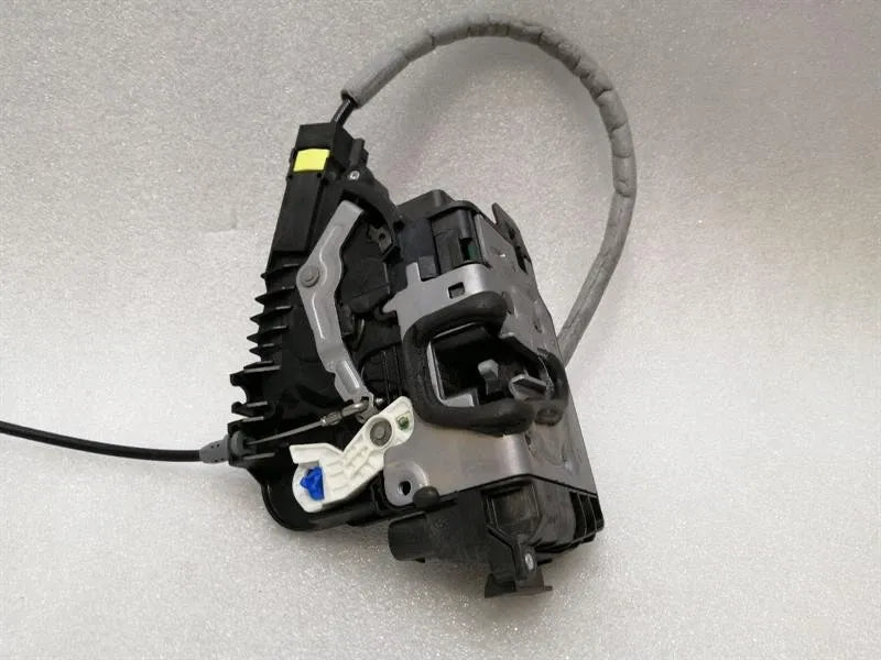 Mercedes GT C190 GTR door lock A1907203902 door lock RHD right-hand drive left-