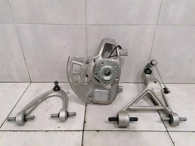Ferrari GTC4 Lusso F151M Left Front Hub 268377 Wheel Bearing Housing Front Left -