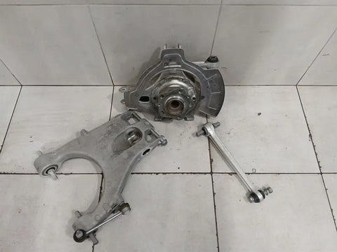 Ferrari GTC4 Lusso F151M Right Rear Hub 294851 Wheel Bearing Housing Rear Right -