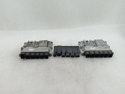 BMW 5 F90 G30 M5 Engine ECU 9494381 Engine Control Unit S63 Set of 2 Set DME