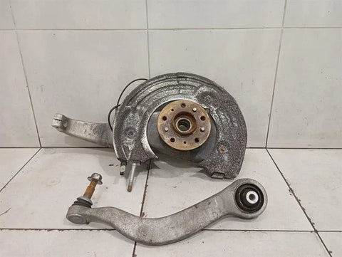 BMW 5 Series F90 G30 M5 Right Front Hub 7857012 Wheel Bearing Housing Front Right-