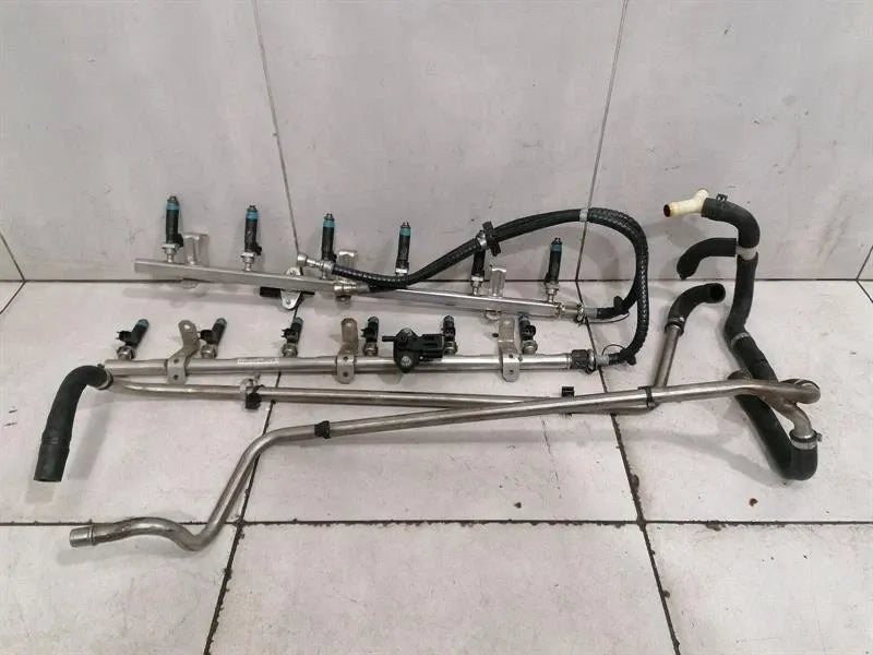 Aston Martin Rapide 10-14 Fuel Rail 4G4E-9S441-CA Fuel Injector Pipe Manifold