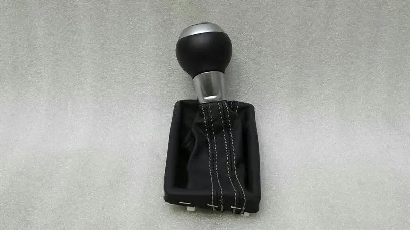 AUDI RS3 8V GEAR KNOB 8V2713139AC LEATHER RIGHT HAND DRIVE RHD-