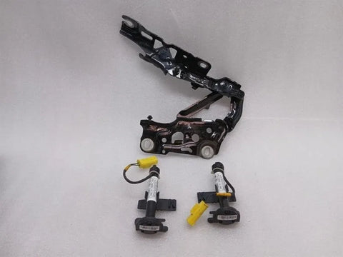 BMW F90 G30 M5 Bonnet Hinge RHS 7347408 Hood Hinge Right 743579803-