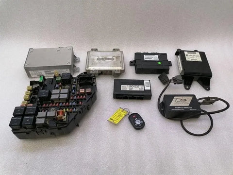 Cadillac STS-V STS LC3 Engine ECU 12607782 Engine Control Unit 15884958-